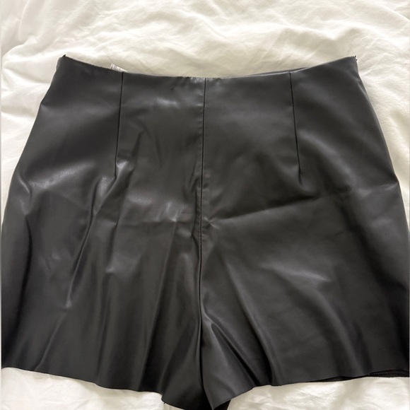 Zara Vegan Leather Mini Skort / Skirt with Shorts - Black - Size XL - Picture 4 of 5